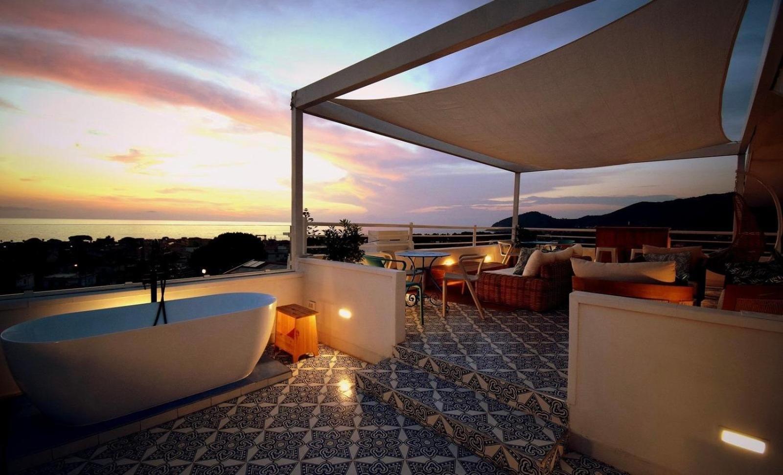 Vist'Amare Bed & Breakfast ซานตามาเรีย ดิ กาสเตลลาบาเต ภายนอก รูปภาพ
